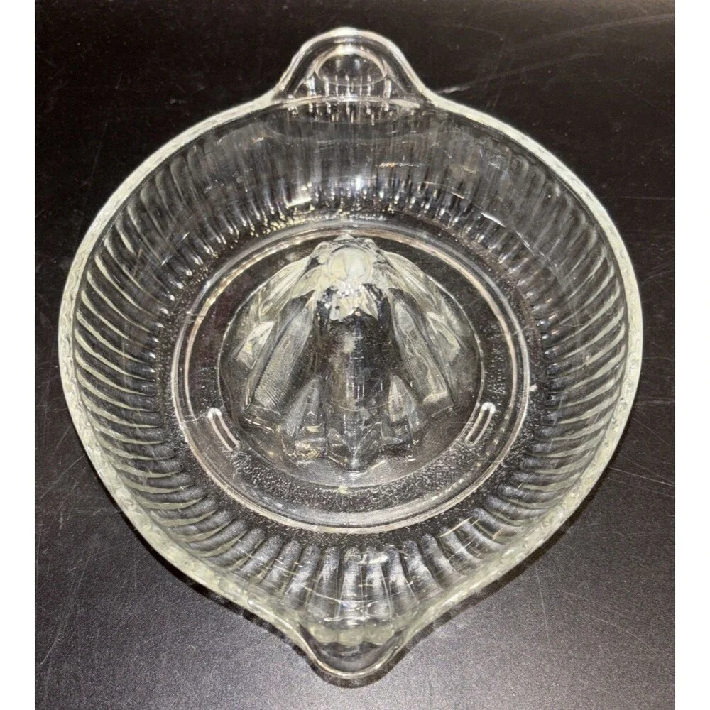 Vintage Clear Glass Lemon Orange Citrus Juice Maker Squeezer Reamer Juicer